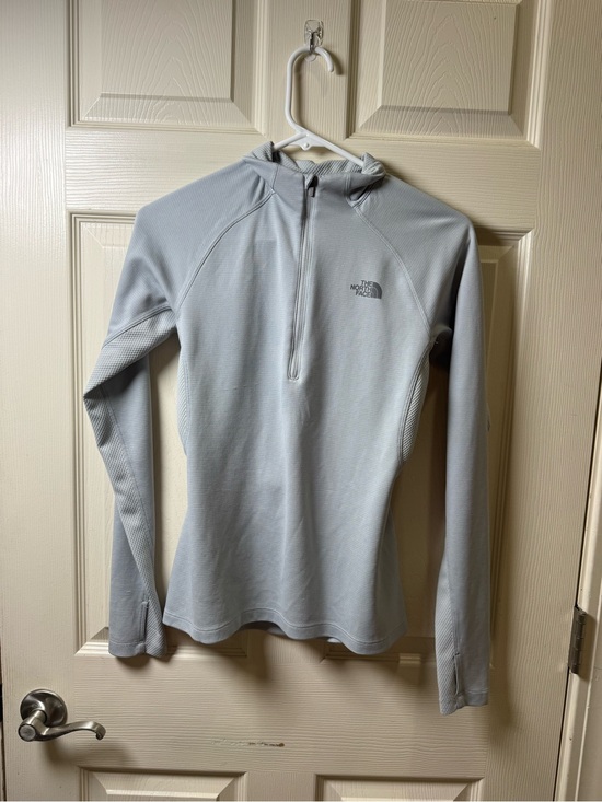 The North Face Jackets & Blazers - The North Face Women's Light Gray Half-Zip Hoodie Pullover